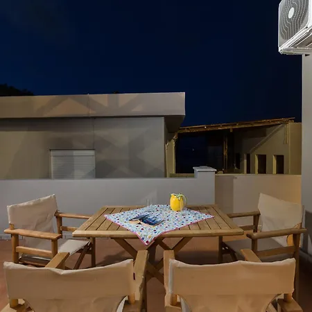 Apartment Zoe's Place - 1 Bd Beachfront Kissamos